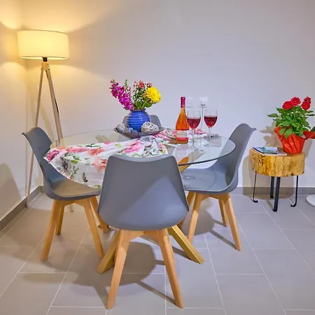 Vicky's Luxury Sidari Apartment